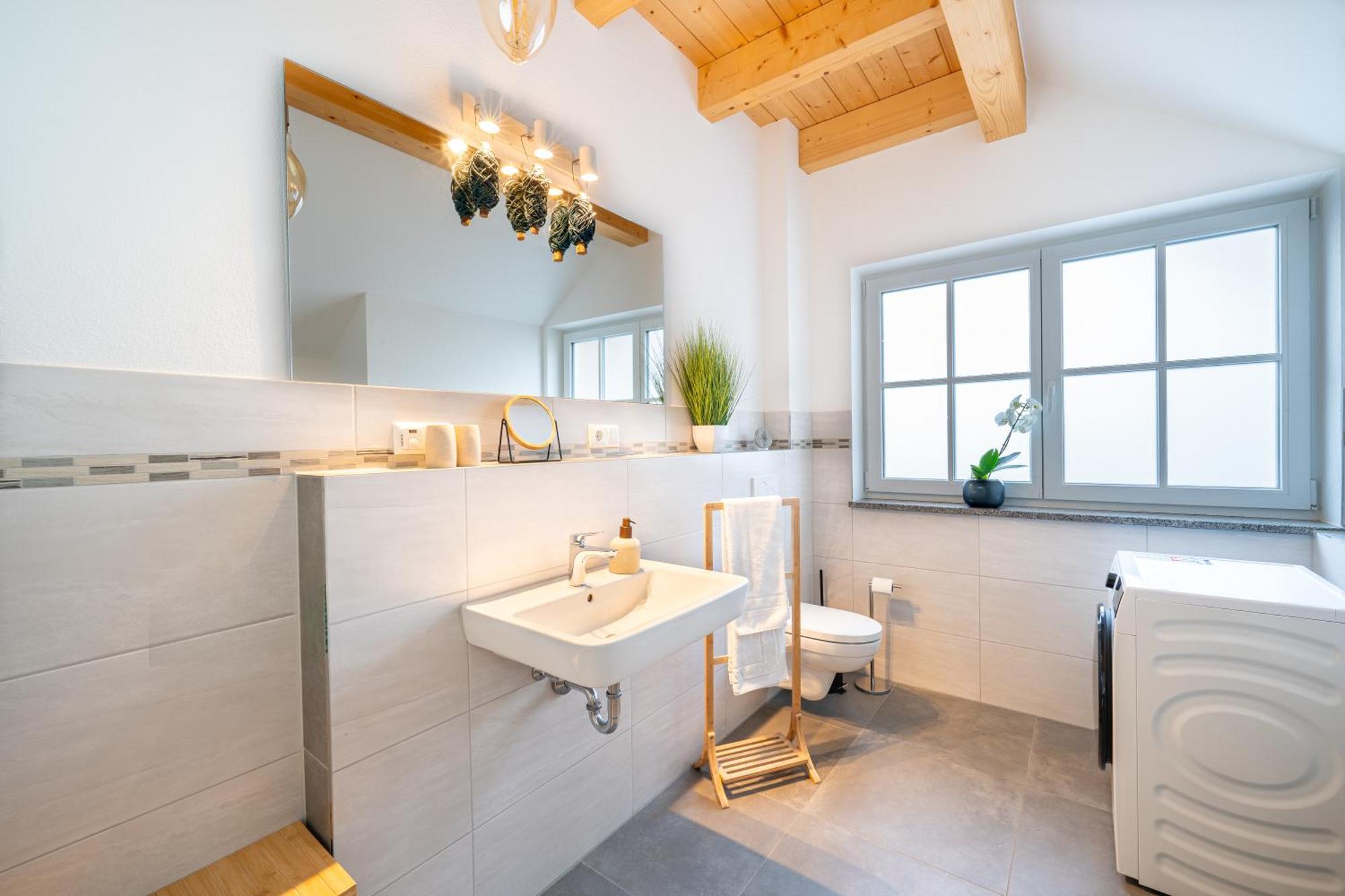Liboria I Traumhafte Ferienwohnung In Aidling Am Riegsee Mit Atemberaubendem Blick Auf Die Majestaetische Zugspitze! Exterior foto